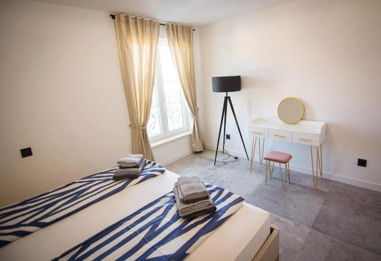 Rooms Salvia Cres Pensiune
