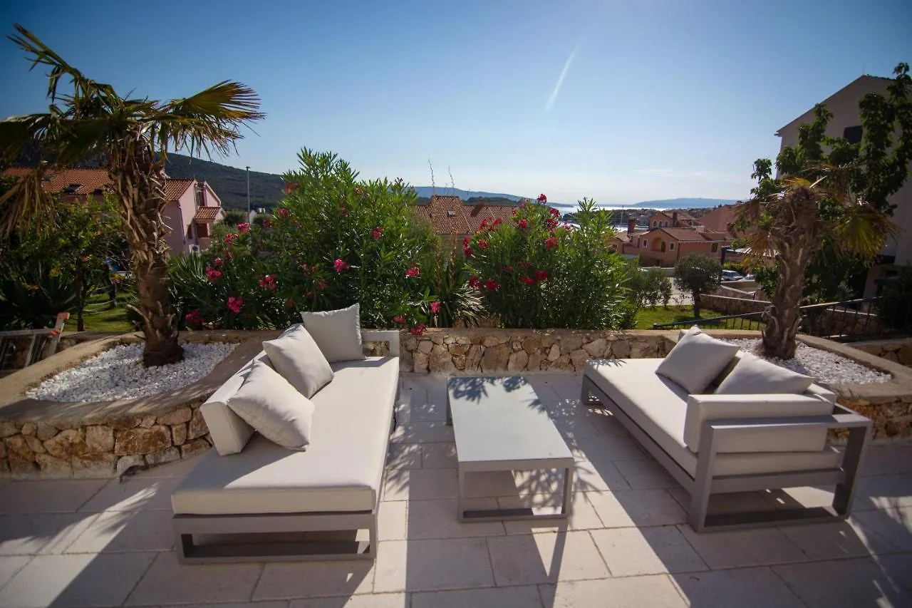 Rooms Salvia Cres Pensiune