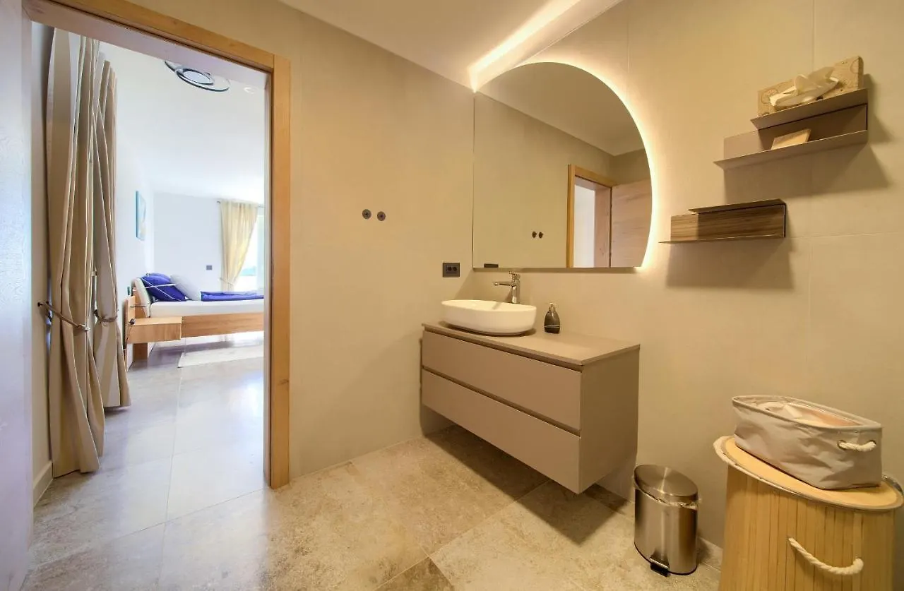 Rooms Salvia Cres Pensiune
