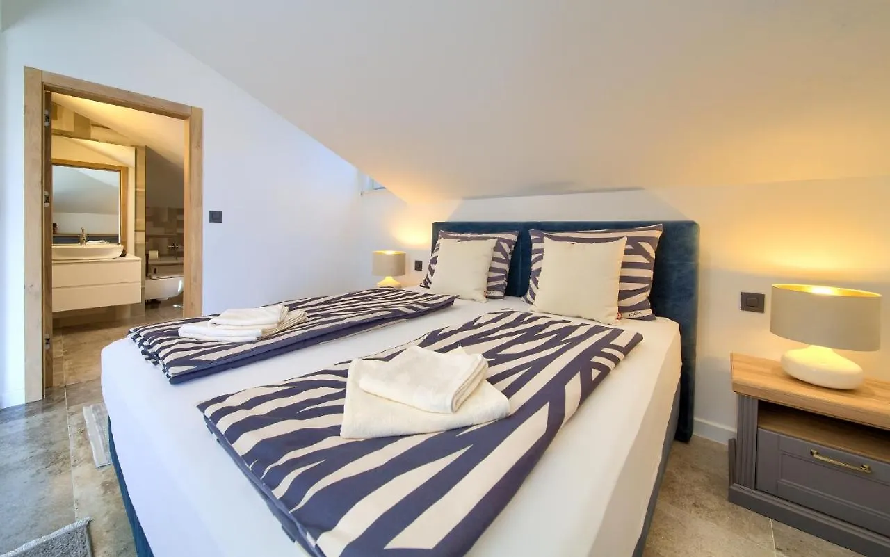 Rooms Salvia Cres 0*,