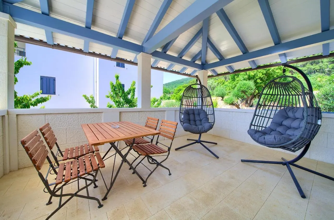 Rooms Salvia Cres Pensiune