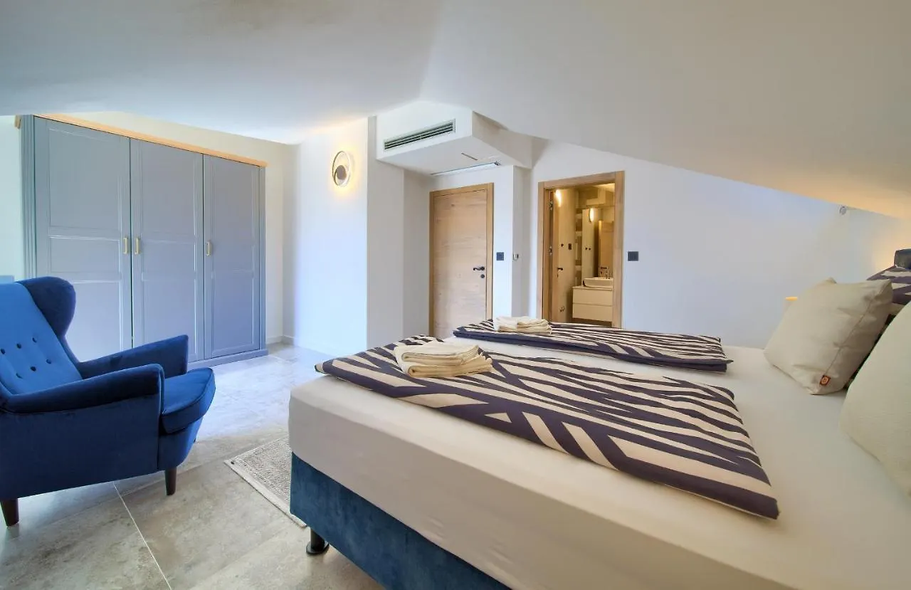 Rooms Salvia Cres Pensiune